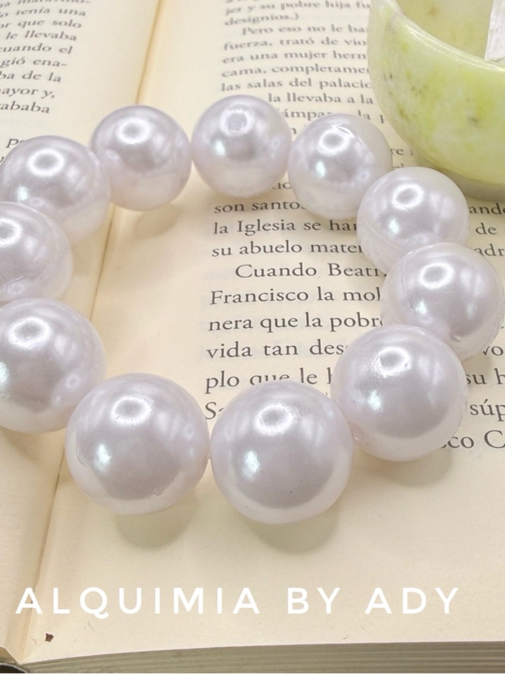 CHUNKY White ACRYLIC Pearl Statement Bracelet